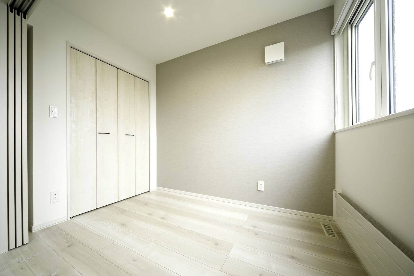 豊栄建設 【札幌市/吹抜け/モダン/ホテルライク】オンとオフを切り替えやすい洗練されたホテルライクな住空間の建築実例画像13