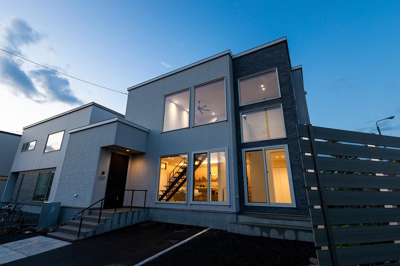 豊栄建設 【札幌市/吹抜け/テラス】「家」で過ごす様々な時間に対応できる”紡ぎあう家”の建築実例画像