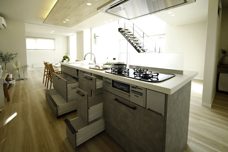 豊栄建設 【札幌市/吹抜け/テラス】「家」で過ごす様々な時間に対応できる”紡ぎあう家”の建築実例画像7