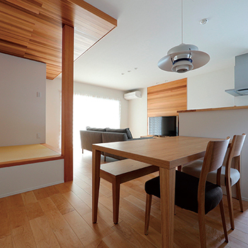 ue_bo design 【40坪以下/一級建築士×気密断熱】木の魅せ方を知るプロの丁寧な仕事から生まれる、美しい家の建築実例画像3