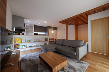 ue_bo design 【40坪以下/一級建築士×気密断熱】木の魅せ方を知るプロの丁寧な仕事から生まれる、美しい家の建築実例画像9