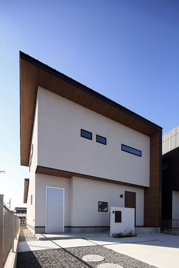 ue_bo design 【3000万円以下/40坪台/間取り図有】塗り壁/タイル/無垢の木。素材本来の美しさがそのまま「個性」になる家の建築実例画像2