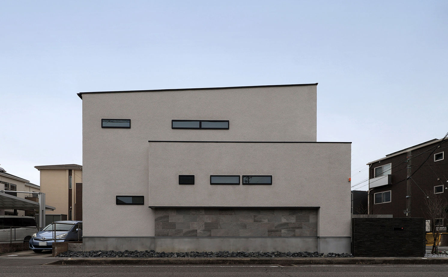 ue_bo design 【60坪以下/コの字型×中庭】自然素材のテクスチャーの質感と美しさ。中庭を通じて外に開ける景色を愉しむ家の建築実例画像12