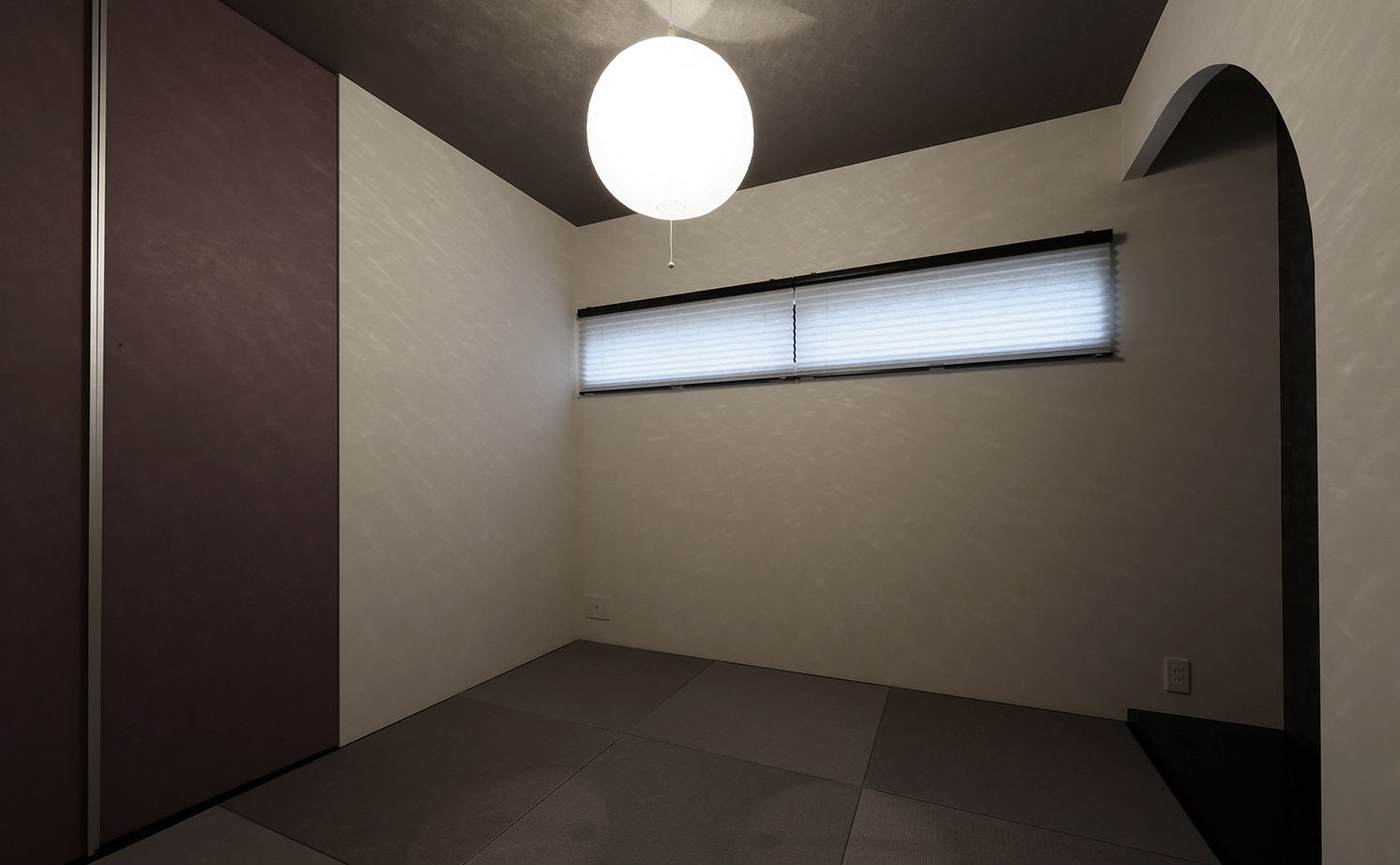 ue_bo design 【60坪以下/コの字型×中庭】自然素材のテクスチャーの質感と美しさ。中庭を通じて外に開ける景色を愉しむ家の建築実例画像18