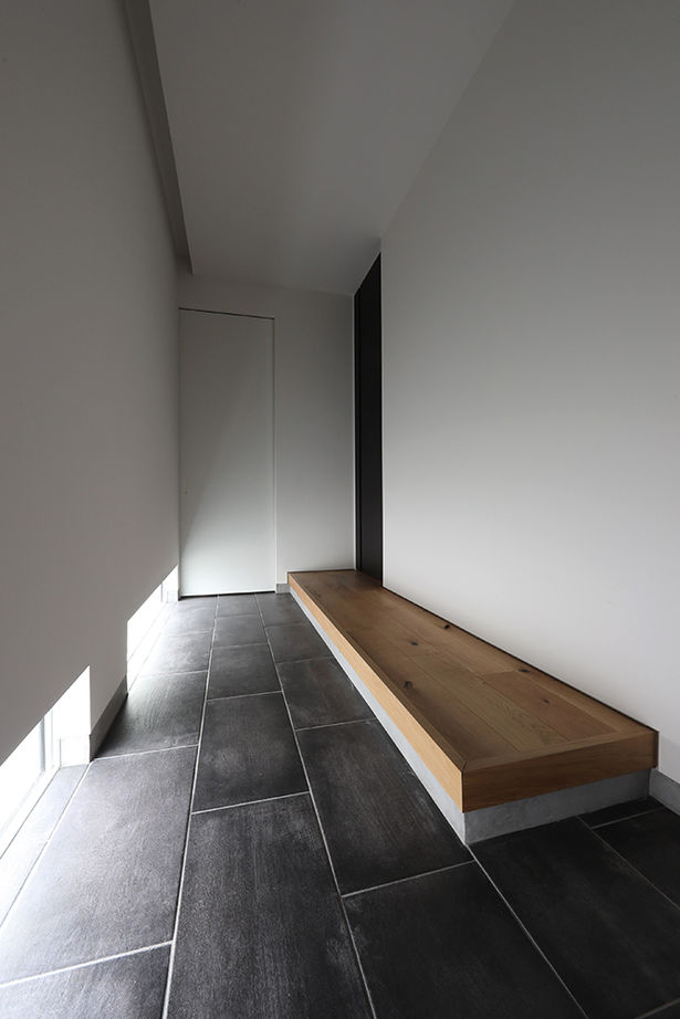 ue_bo design 【3000万円台｜間取り図有｜30坪台】空間を構成する「線」まで美しい、別荘のように寛げる家の建築実例画像5