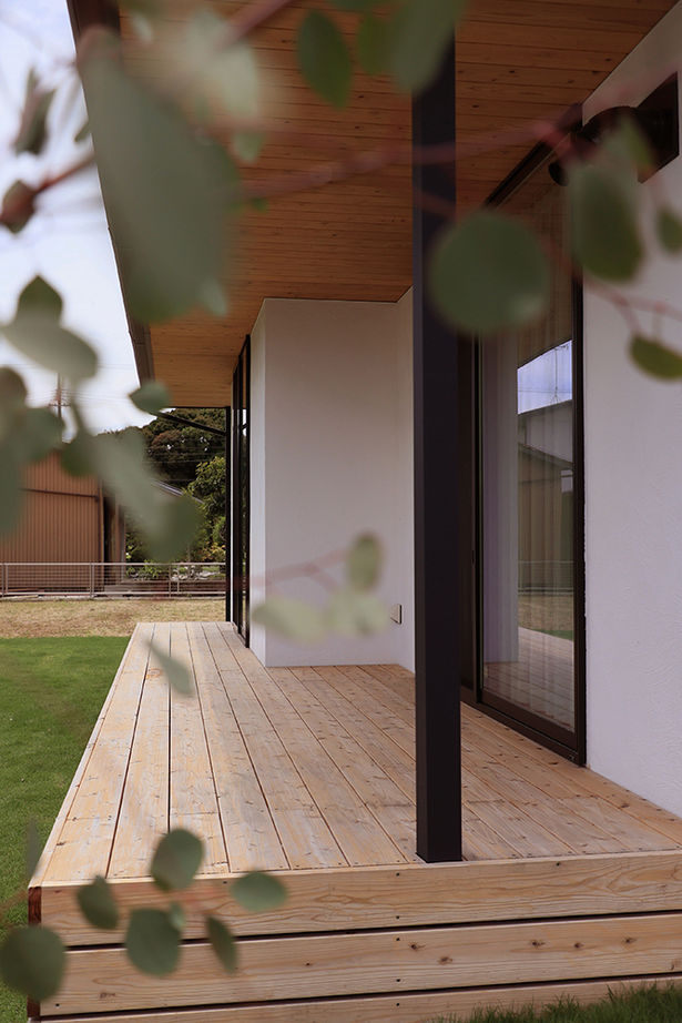 ue_bo design 【3000万円以下｜間取り図有｜40坪以下】見る角度によって表情が変化する、おしゃれな家の建築実例画像5