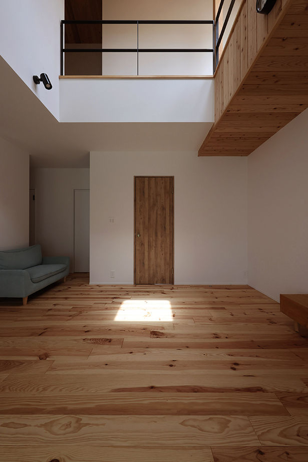 ue_bo design 【3000万円以下｜間取り図有｜40坪以下】見る角度によって表情が変化する、おしゃれな家の建築実例画像14