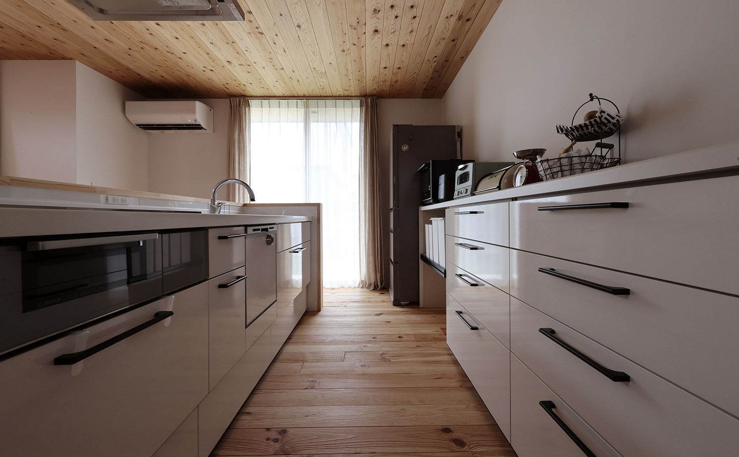 ue_bo design 【3000万円以下｜間取り図有｜40坪以下】見る角度によって表情が変化する、おしゃれな家の建築実例画像15