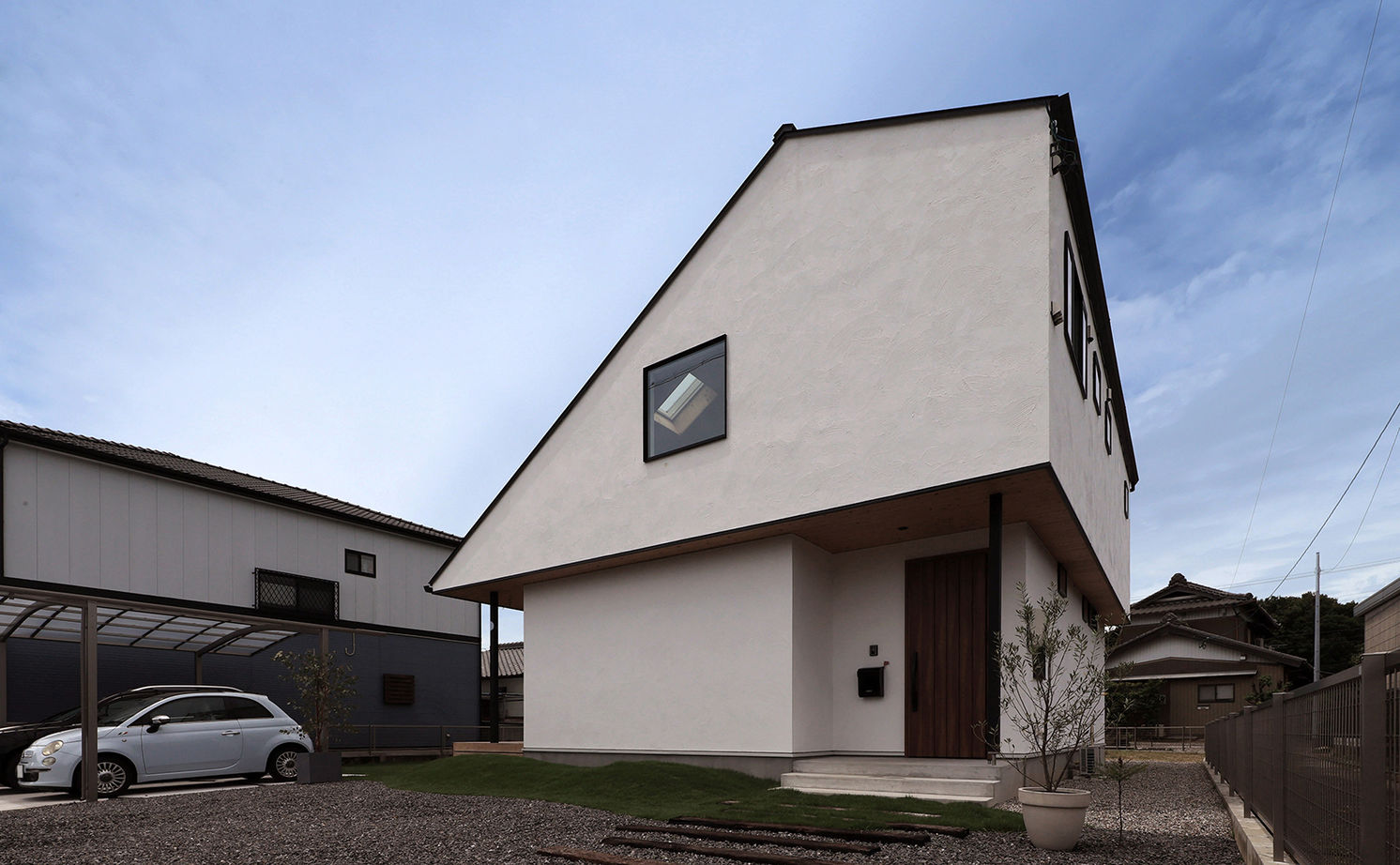 ue_bo design 【3000万円以下｜間取り図有｜40坪以下】見る角度によって表情が変化する、おしゃれな家の建築実例画像17