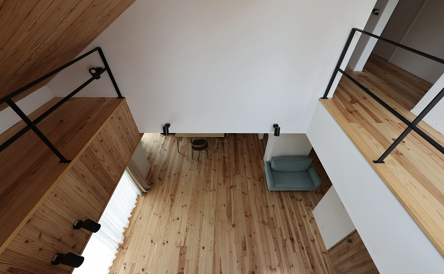 ue_bo design 【3000万円以下｜間取り図有｜40坪以下】見る角度によって表情が変化する、おしゃれな家の建築実例画像18