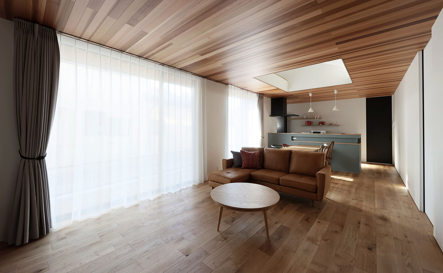 ue_bo design 【2000万円台/30坪/平屋/間取り図有】美しいフォルムと素材の質感を愉しむ。旅するように暮らす平屋の建築実例画像5