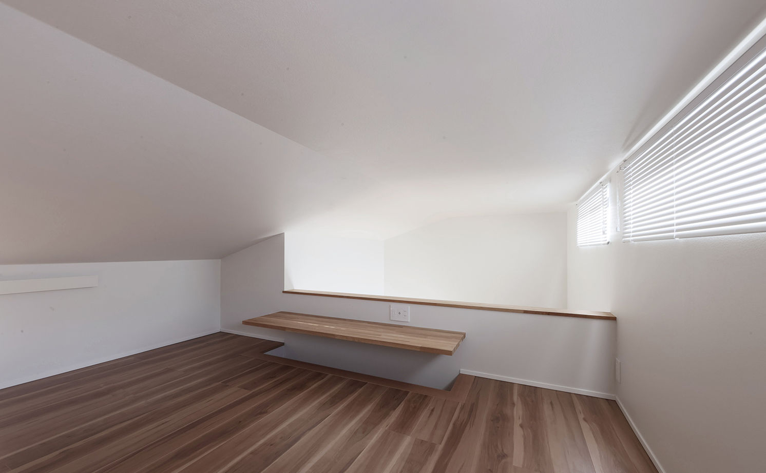 ue_bo design 【2000万円台/30坪/平屋/間取り図有】美しいフォルムと素材の質感を愉しむ。旅するように暮らす平屋の建築実例画像9