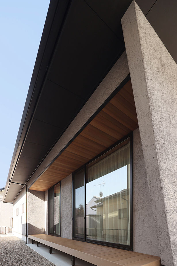 ue_bo design 【2000万円台/30坪/平屋/間取り図有】美しいフォルムと素材の質感を愉しむ。旅するように暮らす平屋の建築実例画像16