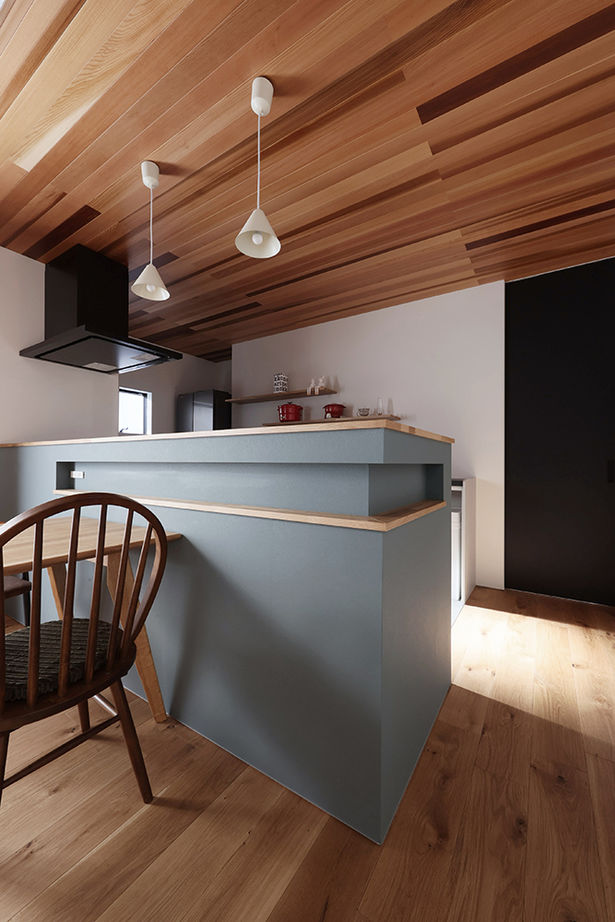 ue_bo design 【2000万円台/30坪/平屋/間取り図有】美しいフォルムと素材の質感を愉しむ。旅するように暮らす平屋の建築実例画像18