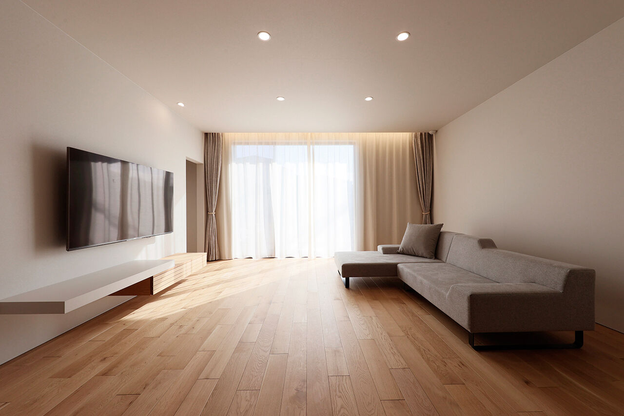 ue_bo design 【3000万円台｜ガレージハウス｜40坪台】引き算のミニマルデザインで、素材の美しさを引き立てた家の建築実例画像2