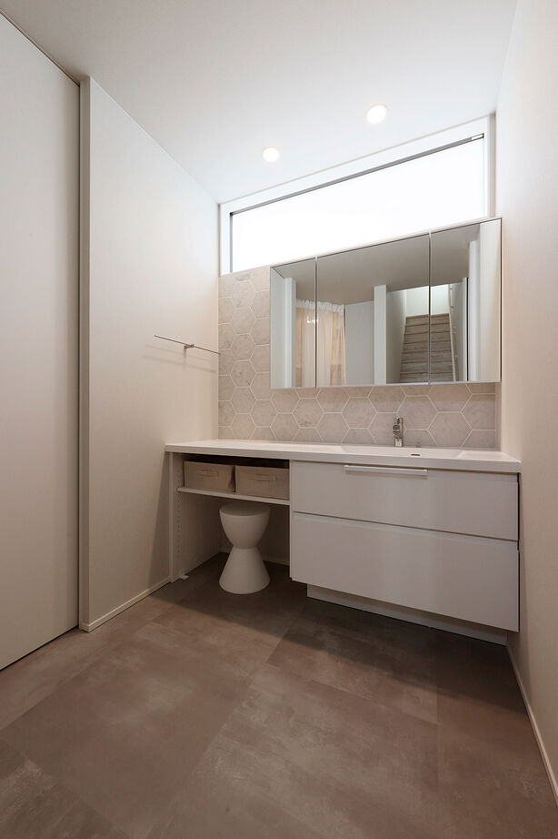 ue_bo design 【3000万円台｜ガレージハウス｜40坪台】引き算のミニマルデザインで、素材の美しさを引き立てた家の建築実例画像8