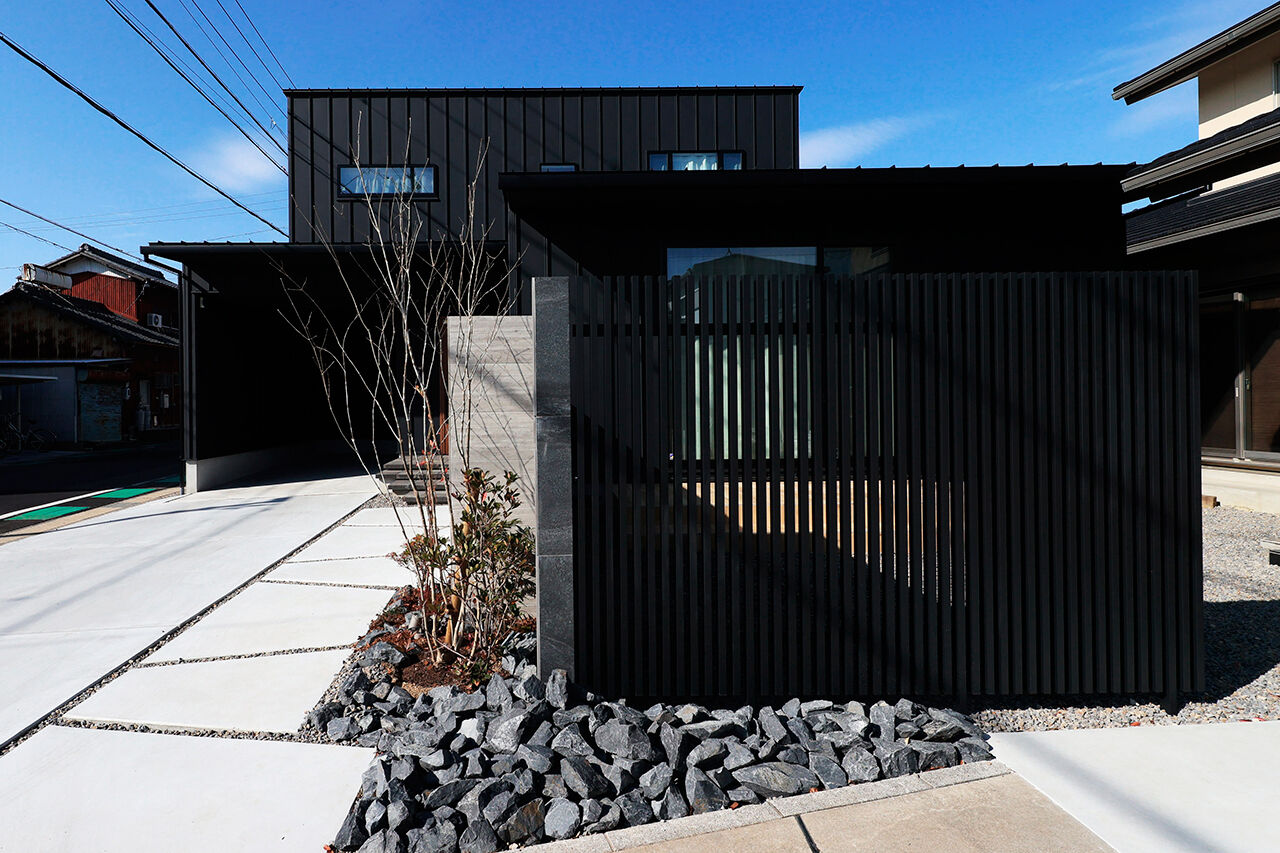 ue_bo design 【3000万円台｜ガレージハウス｜40坪台】引き算のミニマルデザインで、素材の美しさを引き立てた家の建築実例画像10