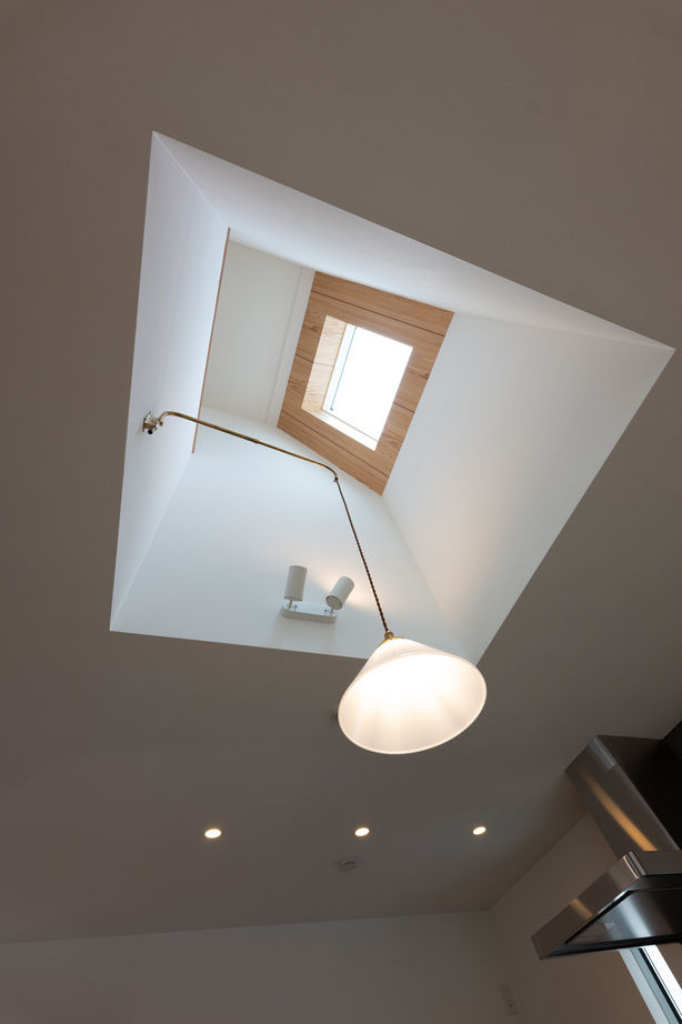 伊庭工務店 【35.1坪/2000万円台/間取り図有/3階建て/ビルトインガレージ】おしゃれ＆東京ゼロエミ仕様で省エネ性も◎の建築実例画像6