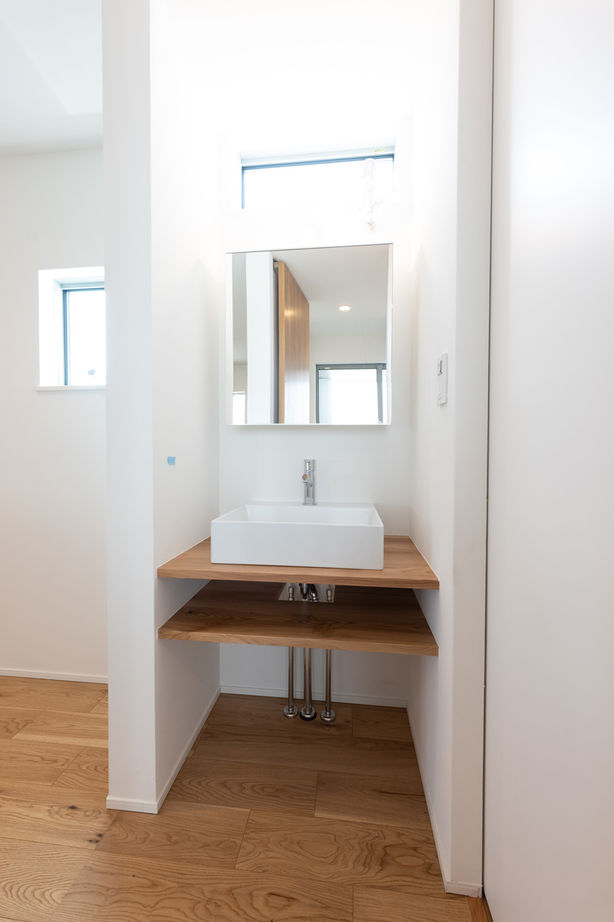 伊庭工務店 【35.1坪/2000万円台/間取り図有/3階建て/ビルトインガレージ】おしゃれ＆東京ゼロエミ仕様で省エネ性も◎の建築実例画像9