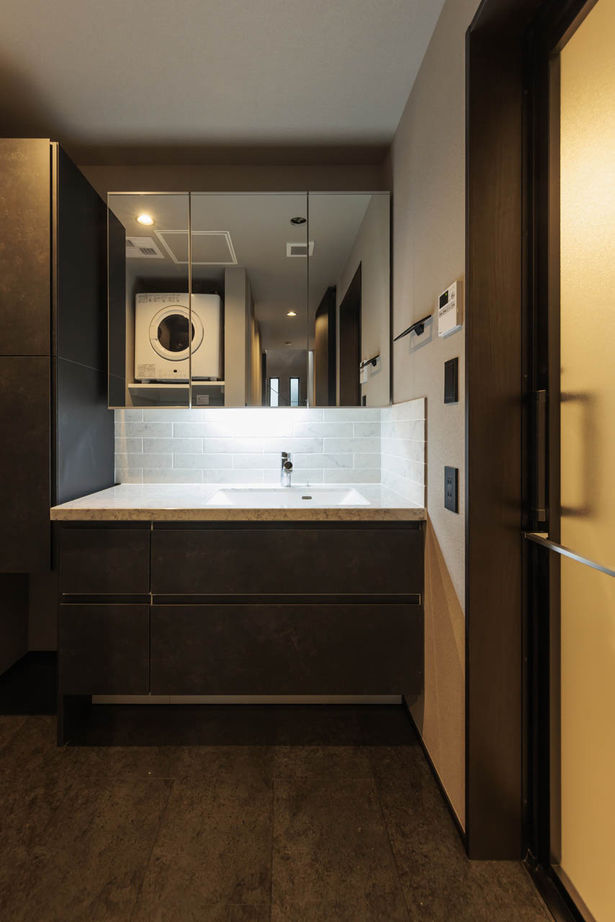 伊庭工務店 【27坪/3階建て/ビルトインガレージ】暮らす程に高まる満足感。気密性と全館空調で自慢したくなる住み心地の建築実例画像7