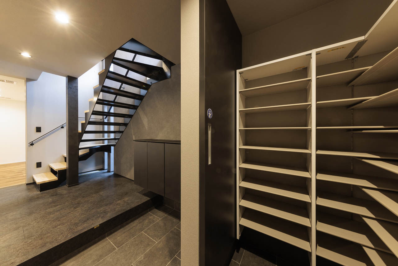 伊庭工務店 【27坪/3階建て/ビルトインガレージ】暮らす程に高まる満足感。気密性と全館空調で自慢したくなる住み心地の建築実例画像8