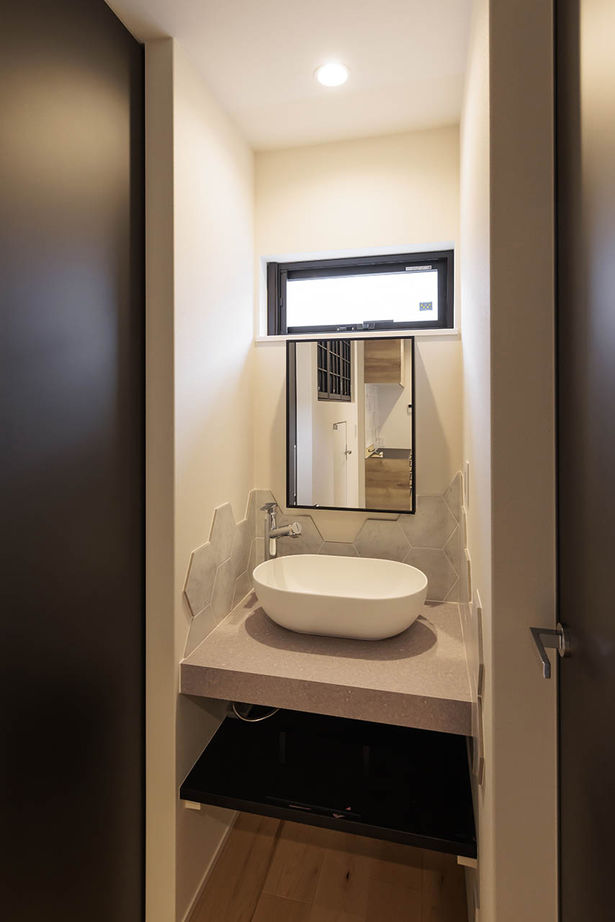 伊庭工務店 【27坪/3階建て/ビルトインガレージ】暮らす程に高まる満足感。気密性と全館空調で自慢したくなる住み心地の建築実例画像9