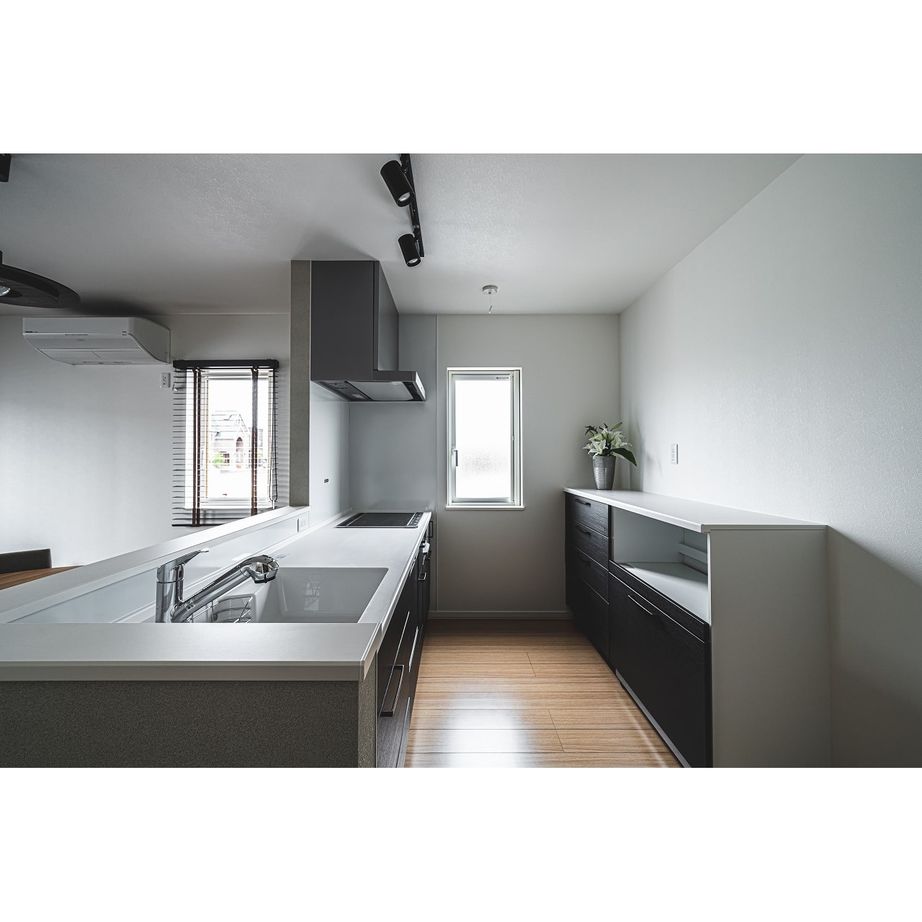 ハウジングカフェ 【間取図/太陽光パネル/省エネ/４LDK】住宅ローンも光熱費もお財布に優しいマイホームの建築実例画像4