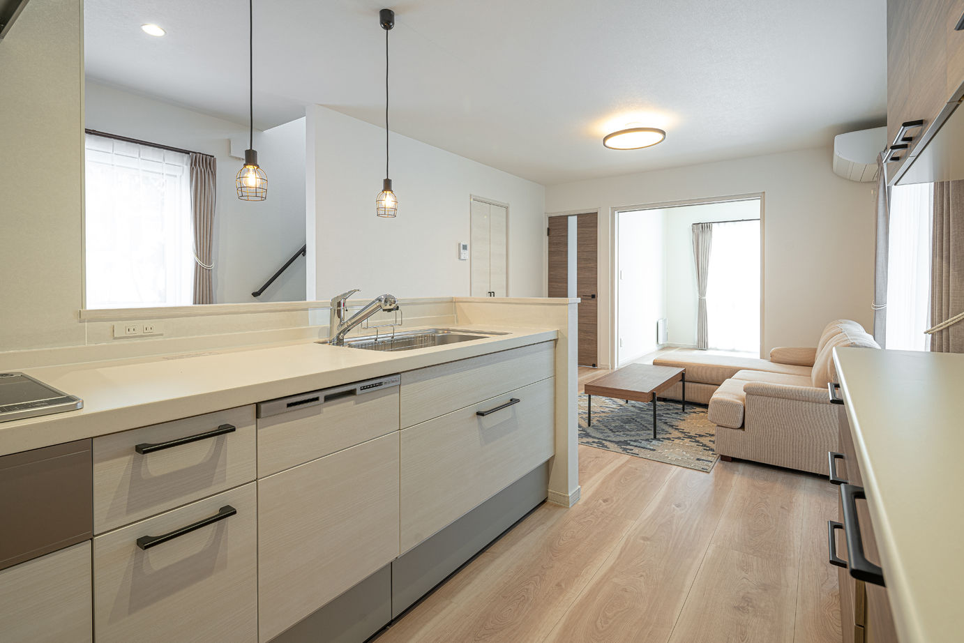 ハウジングカフェ 【間取図/４LDK/30坪】家族で過ごすリビング時間の建築実例画像2