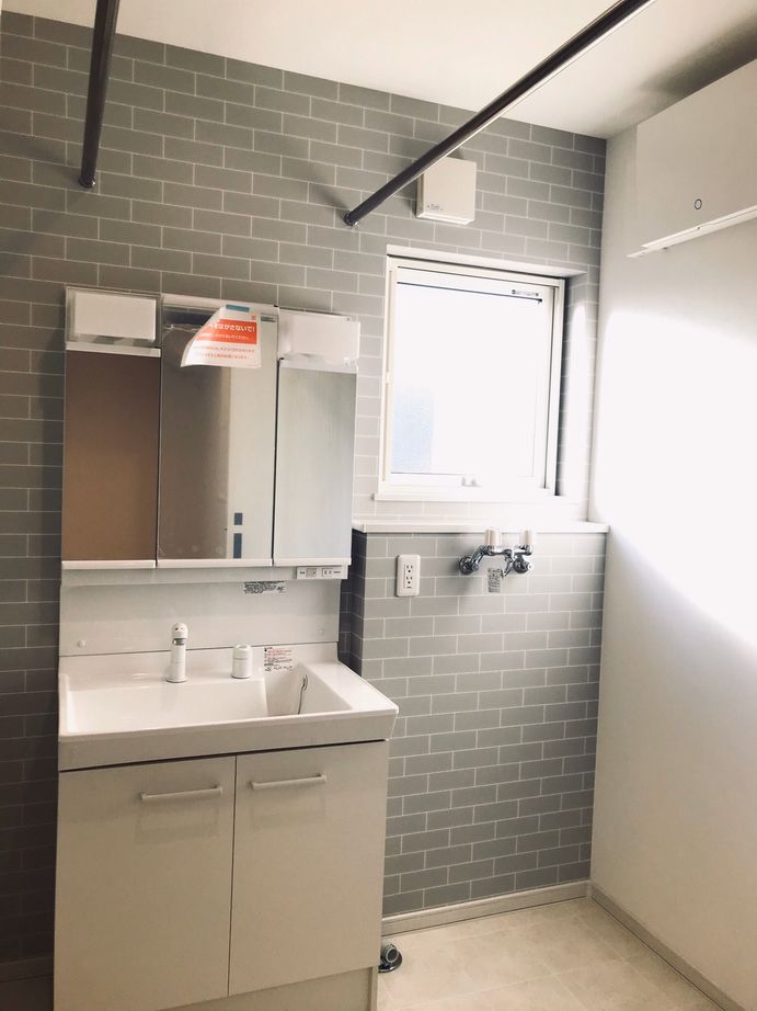 ハウジングカフェ 【太陽光パネル/33坪】太陽光で生活の負担を軽減。広いお庭でお子様の成長を見守る暮らしの建築実例画像4