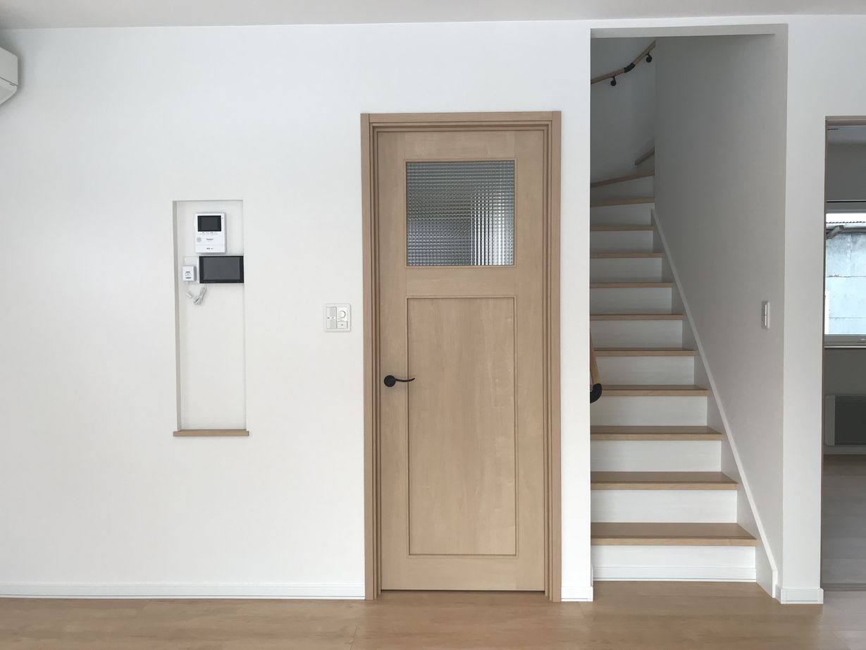 ハウジングカフェ [４LDK/約35坪]温かみのあるナチュラルテイストのお家。タイルや照明など、細部にこだわりが詰まっていますの建築実例画像2