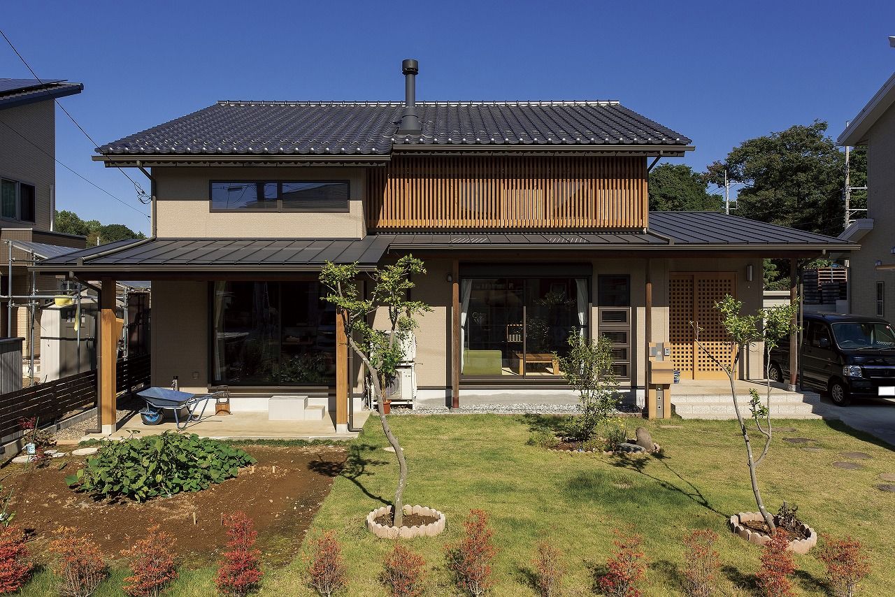 いばらきの家 茨城県南木造住宅センター 【2500万円台/間取りあり/38坪】ダイナミックな勾配天井の開放感が心地いい、家族と共に歩む木の住まいの建築実例画像2