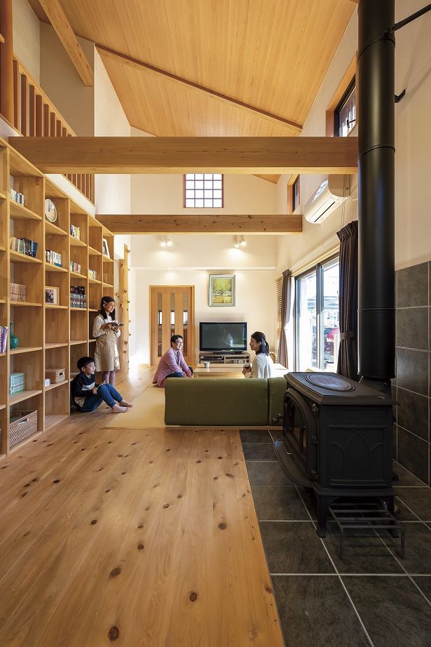 いばらきの家 茨城県南木造住宅センター 【2500万円台/間取りあり/38坪】ダイナミックな勾配天井の開放感が心地いい、家族と共に歩む木の住まいの建築実例画像3