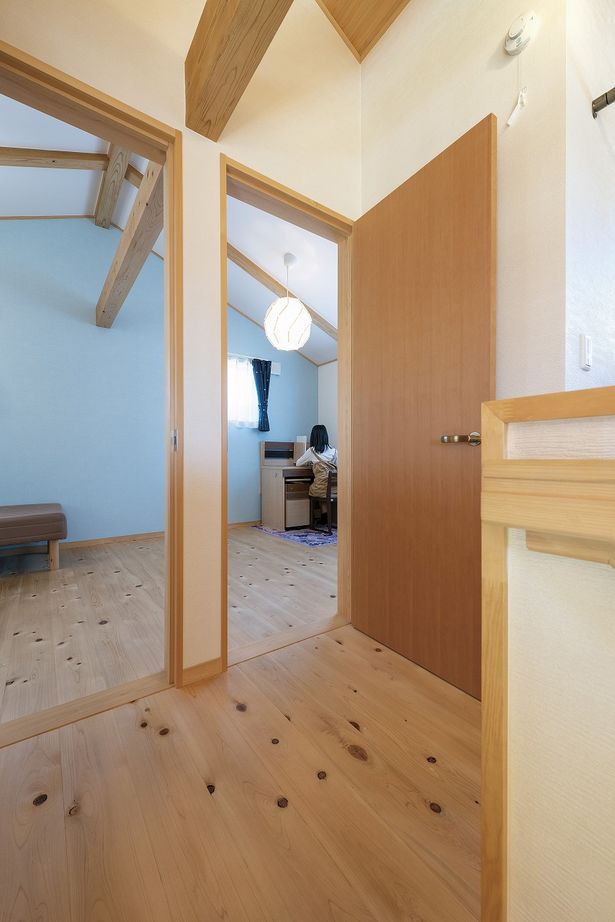 いばらきの家 茨城県南木造住宅センター 【2500万円台/間取りあり/38坪】ダイナミックな勾配天井の開放感が心地いい、家族と共に歩む木の住まいの建築実例画像9