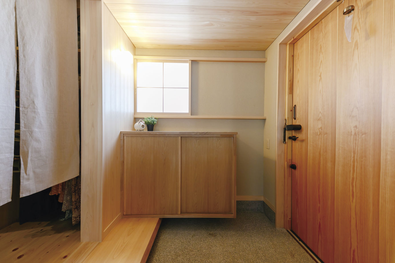 いばらきの家 茨城県南木造住宅センター 【2000万円台/28.6坪】洗練された和風モダン　細部までこだわった焼杉の家の建築実例画像5