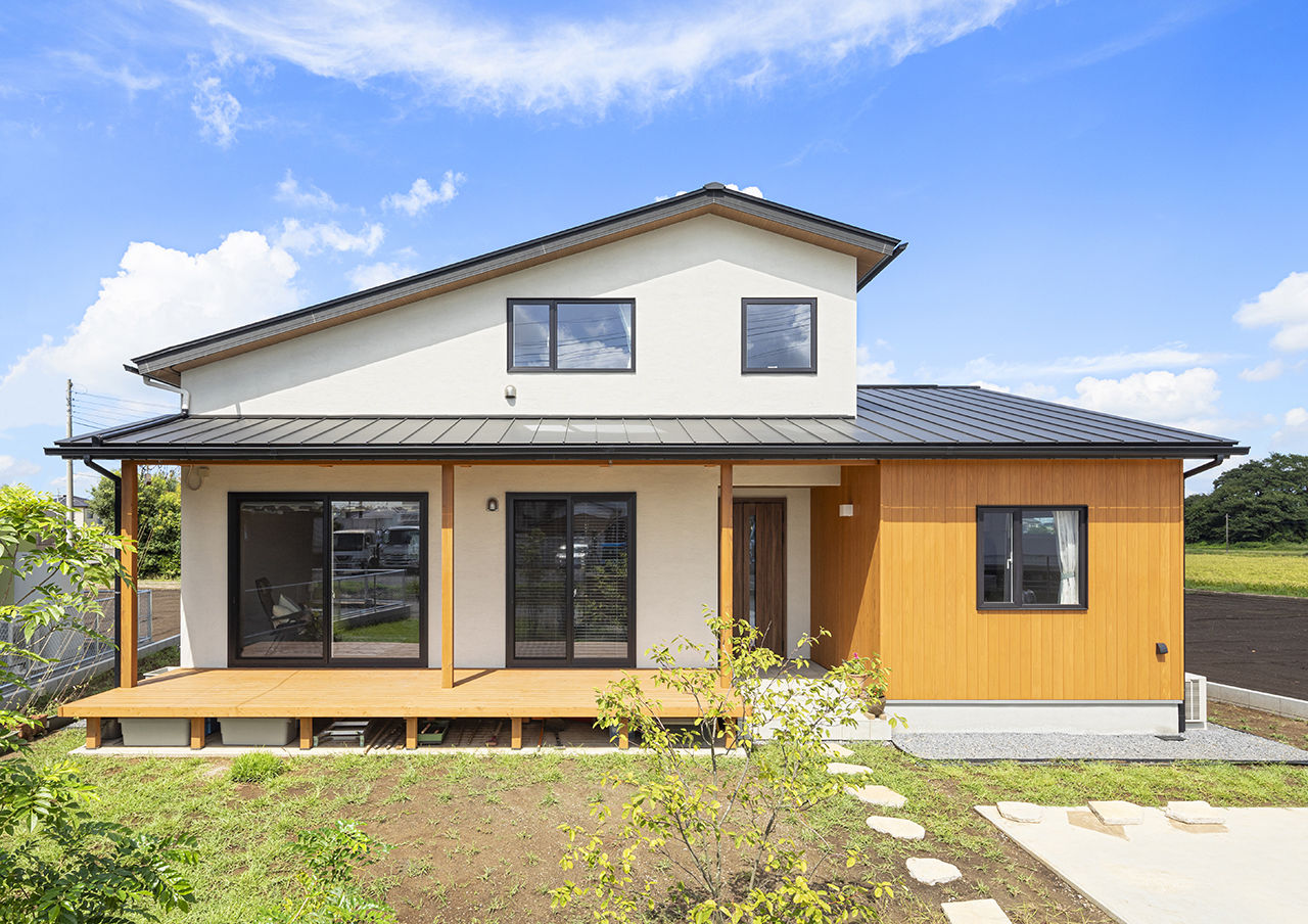 いばらきの家 茨城県南木造住宅センター 【2500万円～2999万円／家事動線／38坪／間取図有】空間を包み込む木の心地よさ。洗練の造作家具で暮らす家の建築実例画像2