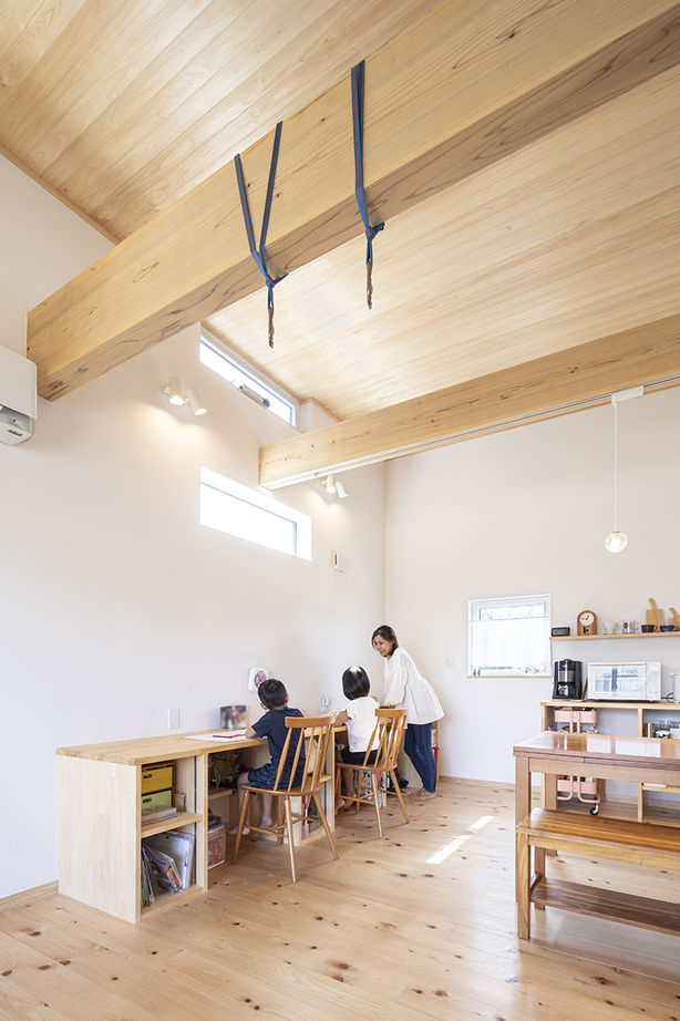 いばらきの家 茨城県南木造住宅センター 【2500万円～2999万円／家事動線／38坪／間取図有】空間を包み込む木の心地よさ。洗練の造作家具で暮らす家の建築実例画像5