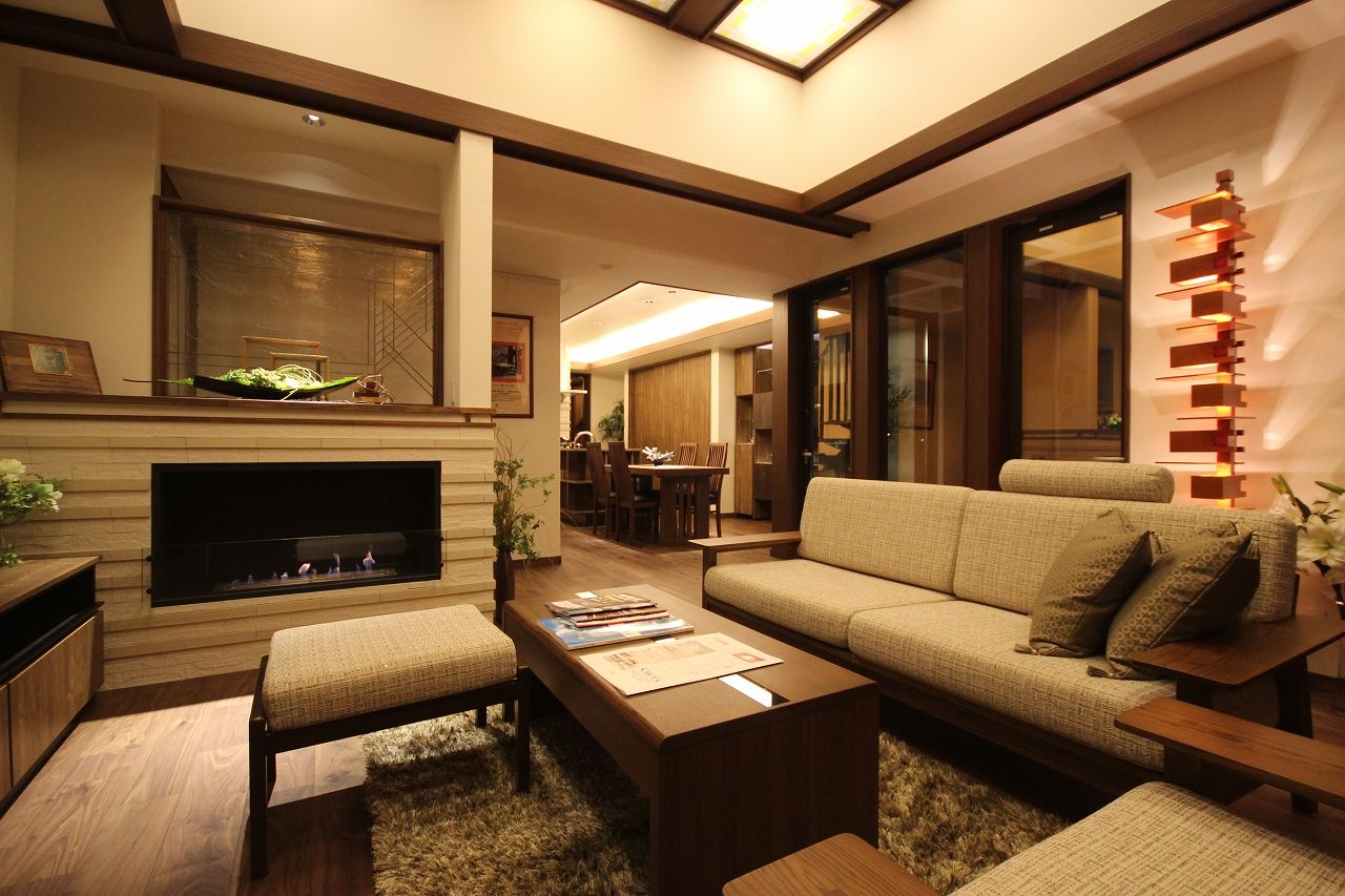 オーガニックハウス／イデアデザインハウス 伝統的な様式にモダンなデザインを融合。確かな美しさを纏う、寛ぎの邸宅の建築実例画像1