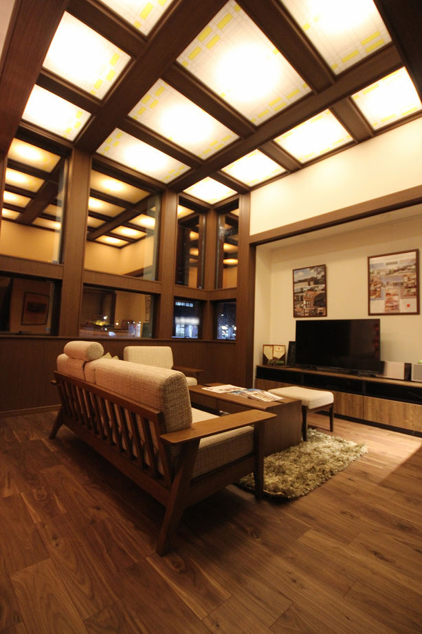 オーガニックハウス／イデアデザインハウス 伝統的な様式にモダンなデザインを融合。確かな美しさを纏う、寛ぎの邸宅の建築実例画像3