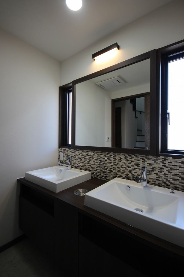 オーガニックハウス／イデアデザインハウス 機能美あふれるデザイン空間に満ちる、居心地のよさ。快適な暮らしがずっと続く美しい住まいの建築実例画像8