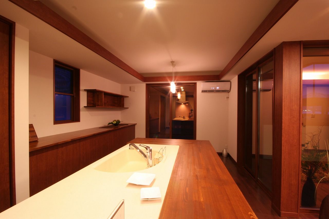 オーガニックハウス／イデアデザインハウス 内から外へ繋がる空間設計×照明演出で上質な寛ぎを実現の建築実例画像2