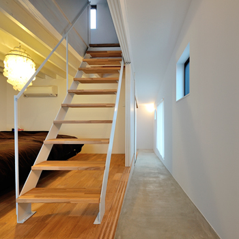 愛三 【4000万円台/RC造/3階建て】全長70mのスロープで移動できるスパイラルスロープの家。RC造で住み心地も快適の建築実例画像9