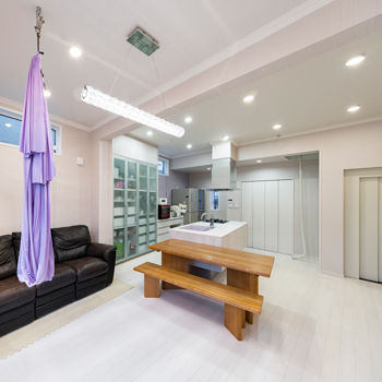 愛三 【4000万円台/約70坪/RC/ビルトインガレージ】5人で暮らす子育てが楽しくなる発想満載のオシャレな家の建築実例画像7