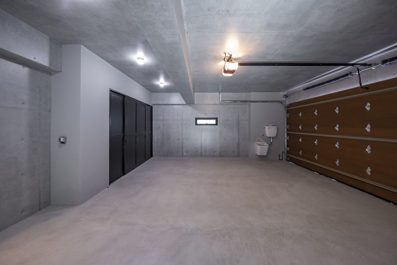 愛三 ホームパーティを満喫できるRC3階建て。重厚な打ちっぱなしコンクリートの外観×ラグジュアリーな住空間の建築実例画像9