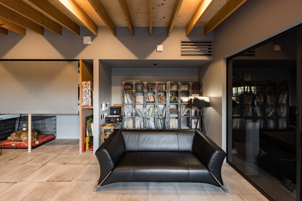 愛三 【愛知県/約40坪/平屋/中庭】変形地を克服したヴィンテージ感漂う洗練された平屋の建築実例画像7