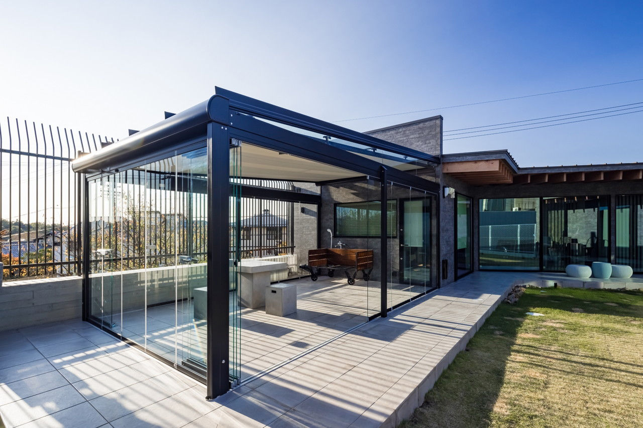 愛三 【愛知県/約40坪/平屋/中庭】変形地を克服したヴィンテージ感漂う洗練された平屋の建築実例画像8