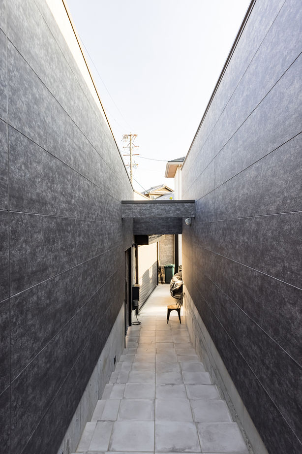 愛三 【愛知県/約40坪/平屋/中庭】変形地を克服したヴィンテージ感漂う洗練された平屋の建築実例画像10