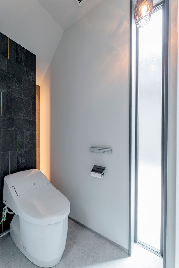 東宝ホーム　広島 リビングから愛車を眺める至福の時間。高断熱仕様のインナーガレージのある家の建築実例画像6