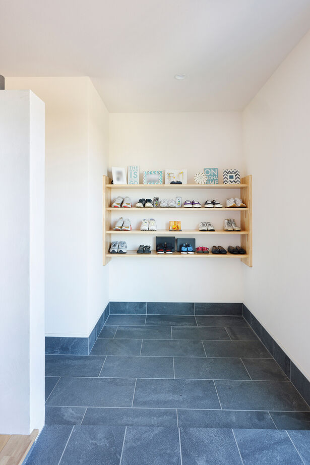 R+house 松江・鳥取・米子・倉敷北 【家族との距離が近すぎず離れすぎない、心地の良い家】土間リビングと多世帯住宅/2階建て63坪の建築実例画像10