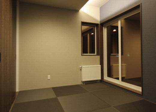 ロゴスホーム 【2000万円台/約40坪】ビルトインカーポートの外観　クラシカルな雰囲気の住空間の建築実例画像4