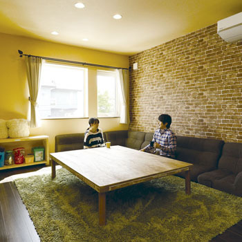 ロゴスホーム 手作り家具が映える2階空間　１階には念願のホビールームの建築実例画像1